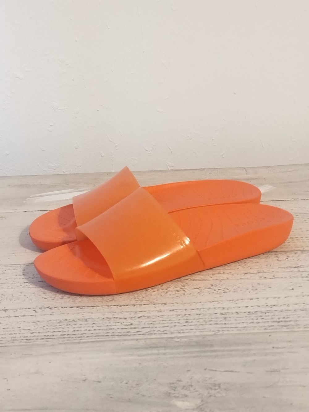 Crocs Women’s Size 7 Splash Glossy slides Comfort Orange sandals
